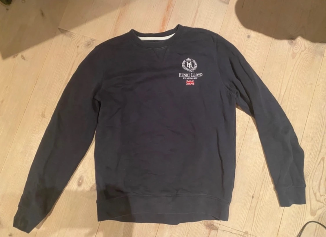 Svart sweatshirt från Henri Lloyd