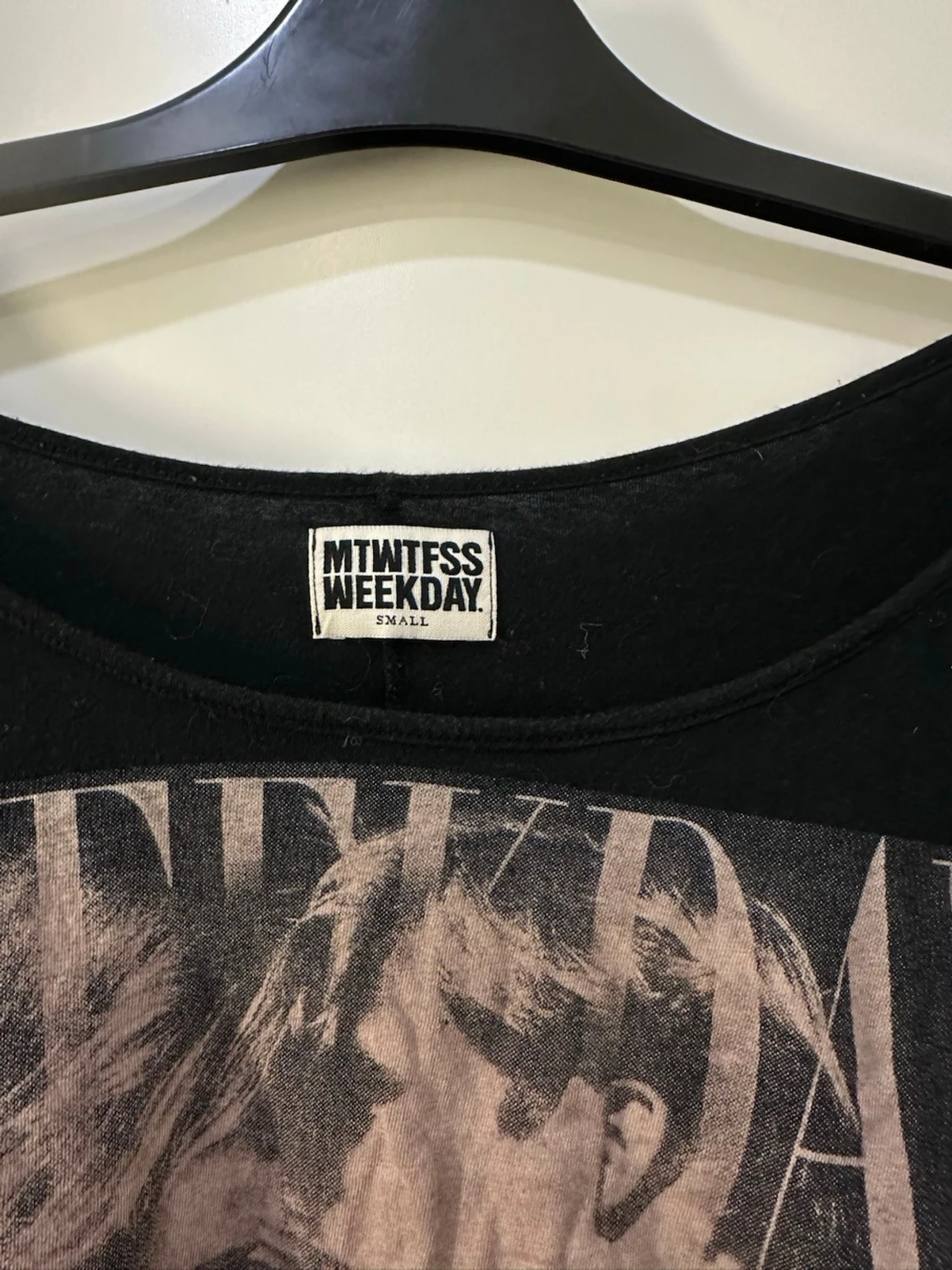 Svart Retro Weekday t-shirt med tryck - 3