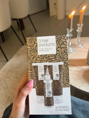 Australian Bodycare hårvårdspaket - Säljer ett set med tre hårprodukter från Australian Bodycare: scalp serum, hair clean och hair care. Produkterna innehåller tea tree oil och är anpassade för torr, kliande och irriterad hårbotten.