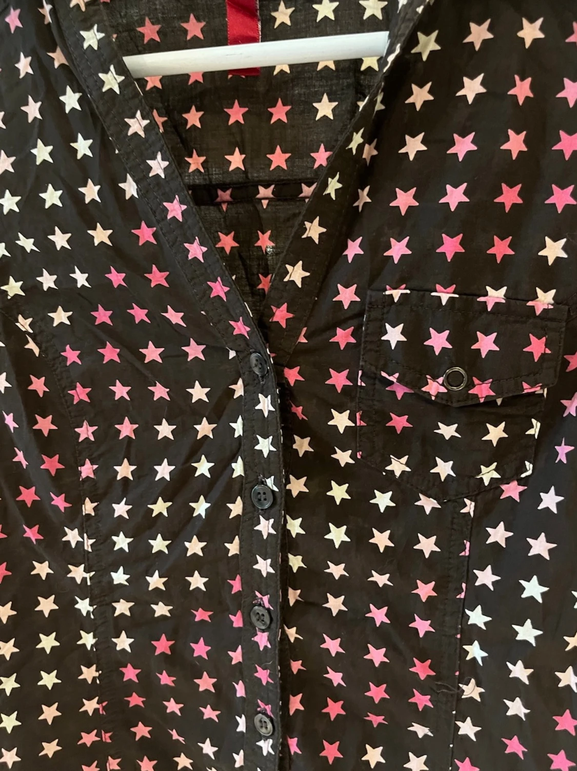Brun blus med stjärnmönster  - 3