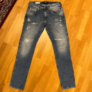 Replay Jeans Anbass - Ett par ljusblåa replay anbass i size 32, använda endast ett par gånger