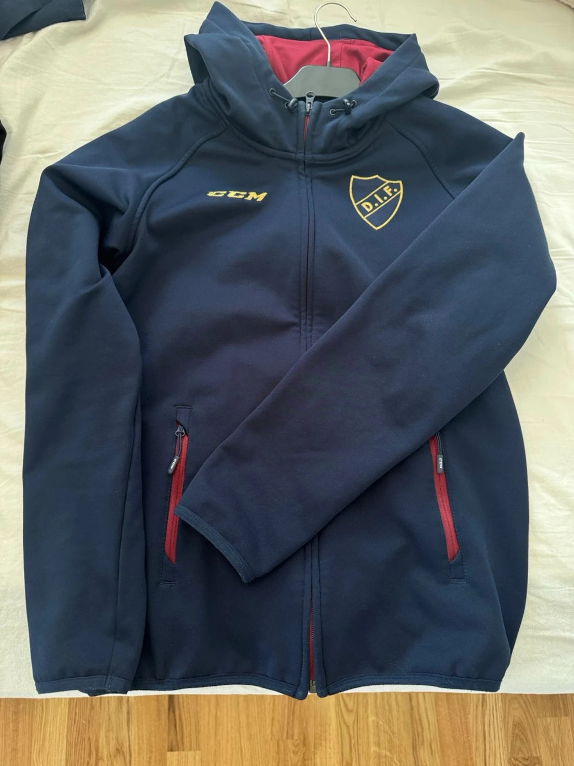 Marinblå DIF hoodie från CCM - 2