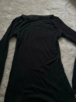 2st intimissimi toppar  - En svart och en mörkblå i storlek S och M. Helt nya endast testade 🌸425 för båda 