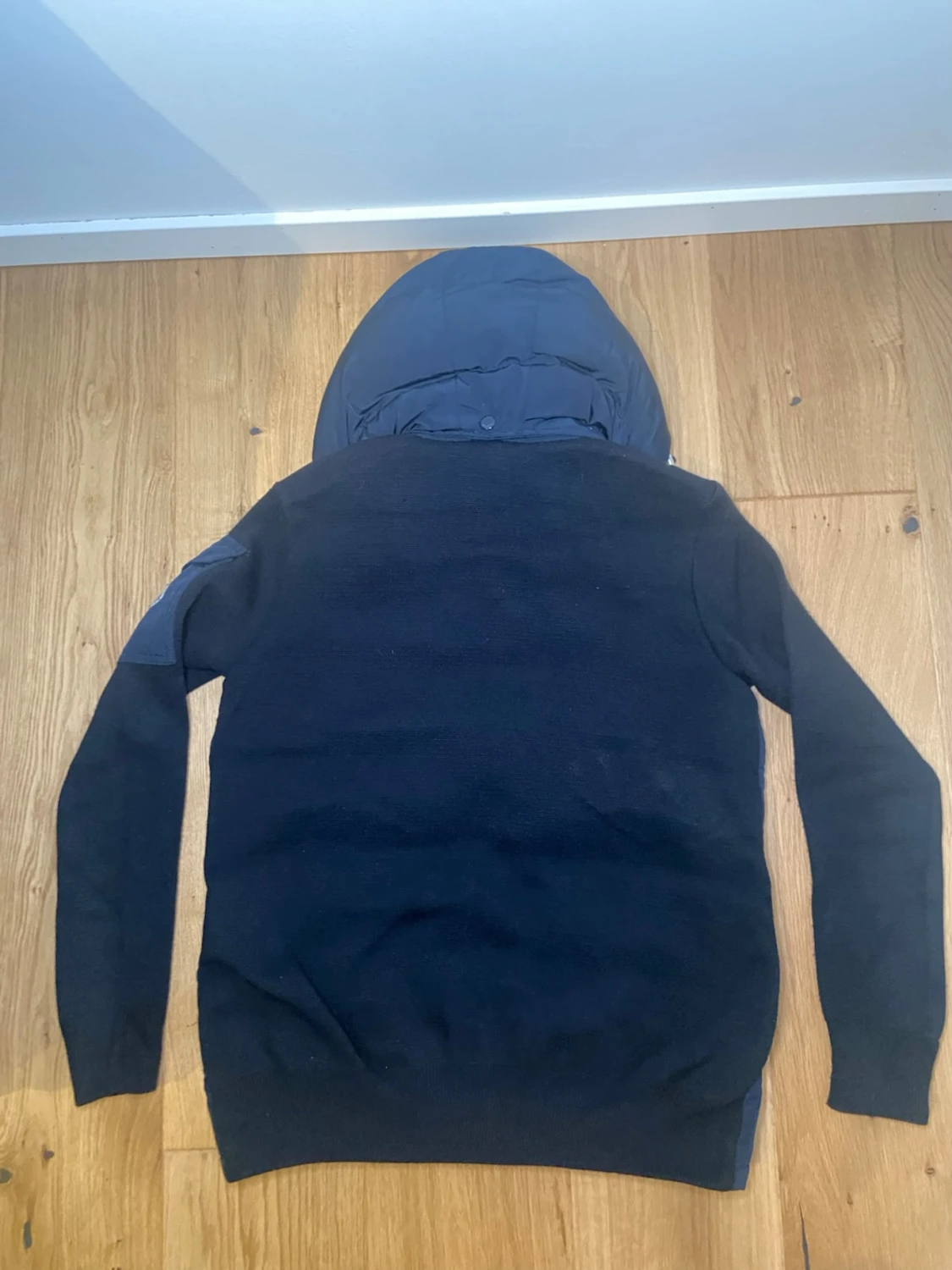 Mörkblå pufferjacka från Moncler - 1