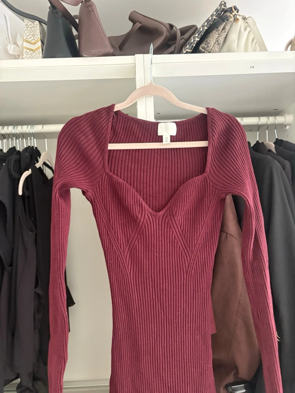 Vinröd ribbad långklänning H&M - 2