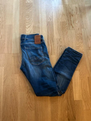 Replay anbass hyperflex - Replay anbass hyperflex W31 L32. Unika och perfekta till sommaren. Hör av dig för frågor!