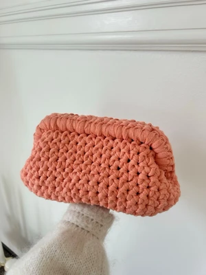 Virkad Clutch - Ca 25 x 15 cm