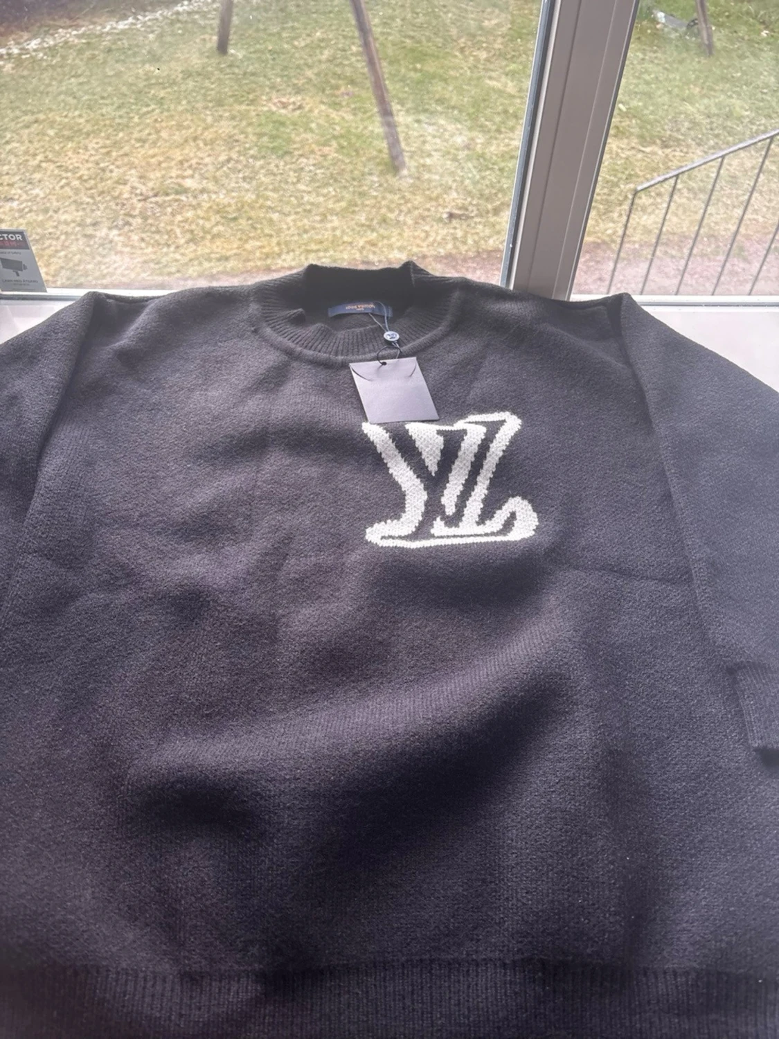 En skit fet stickad tröja från Louis Vuitton  - 2