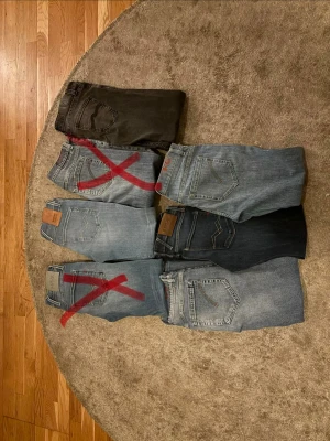 Schyssta Jeans - Säljer 7 riktigt snygga jeans från Dondup, Nudie och Replay! 🙌👖 Alla är i toppskick och redo för en ny ägare.  Hör av dig om du är intresserad av något par – jag svarar snabbt! P.S. Har lagt upp varje par separat med mer detaljer 👌💸