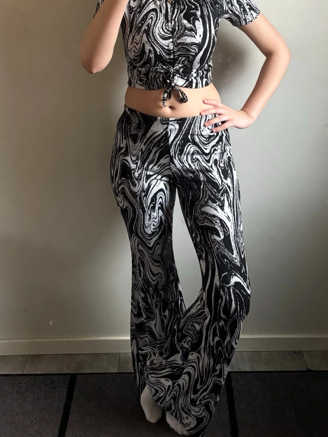 Svartvitt mönstrat set med knyt