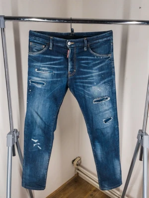 Dsquared2 Jeans (48) - snygga och fräscha Dsquared2 Jeans i topp skick! Storlek 48 (W32)   billigare vid snabb affär!