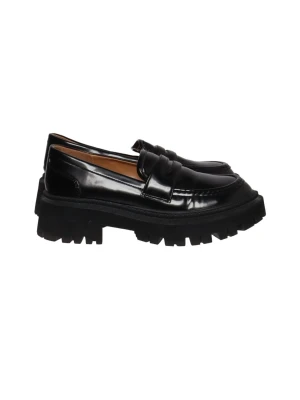 Svarta chunky loafers från NA-KD - Snygga svarta loafers från NA-KD med chunky sula och klassisk pennyloafers-design. Använda 1 gång.