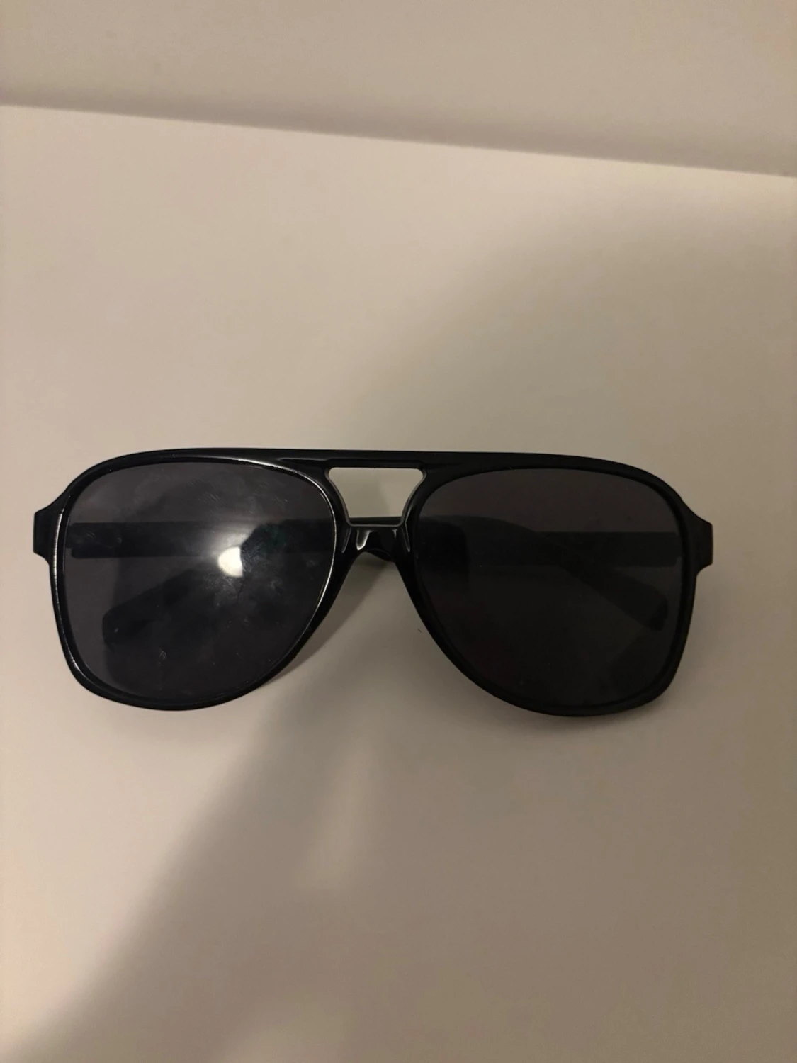 Svarta solglasögon - 1