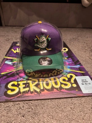 Why so serious extreme limted - Why so serious? Keps extrem limted edition lav 47st totalt i värdeBeskrivning Saljer en extremt Limted keps 1 av endast 47 exemplar i hela världen så det här är verkligen ett guld fynd för supportrar eller samlare/ är de năgot så tveka inte på att fråga/liam