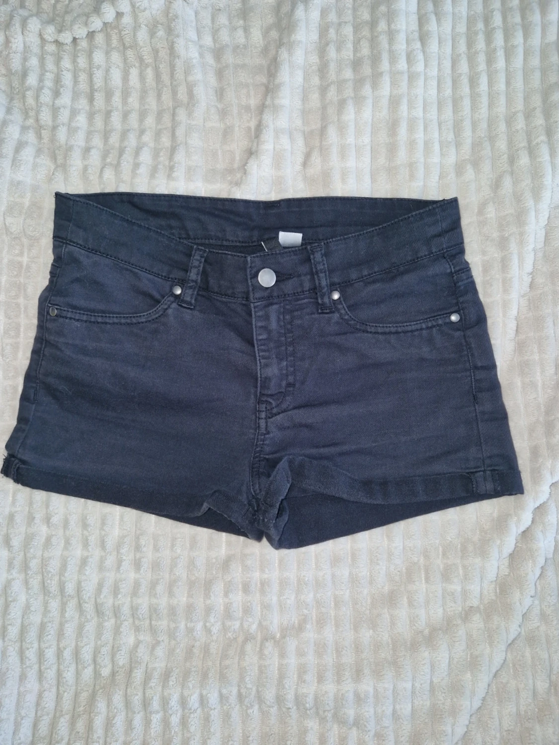 Låg midjade shorts från HM divided 