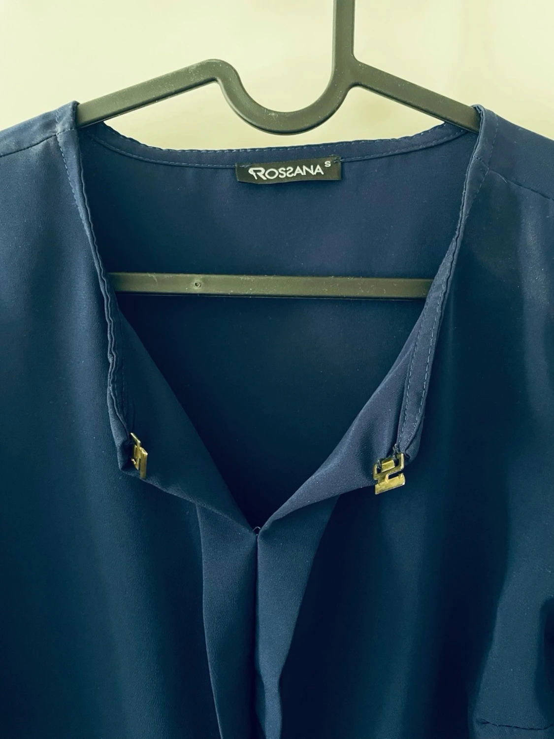 Mörkblå blus  - 1