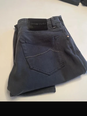 Jacob Cohen jeans 622 - Helt oanvända Jacob Cohen jeans i style 622 | Nypris ligger runt 3500-5000! Säljer för endast 579kr! | Storlek 31 | Hör av dig vid frågor! |