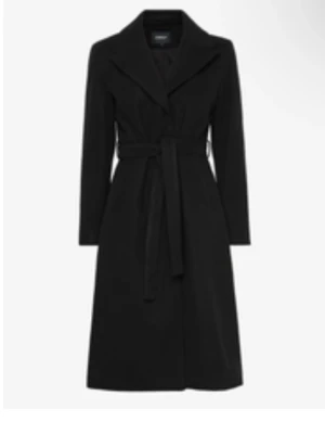 Svart kappa  - Som ny, använd fåtal gånger 