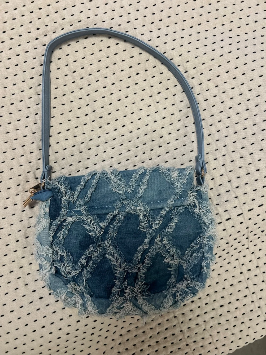 Ljusblå handväska i denim - 1