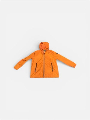 J.linberg jacka  - Snygg orange vindjacka med huva och svarta dragkedjor framtill samt på fickorna. Jackan är lätt och har en sportig look, perfekt för blåsiga dagar. Justerbar huva och elastiska ärmslut ger en bekväm passform.