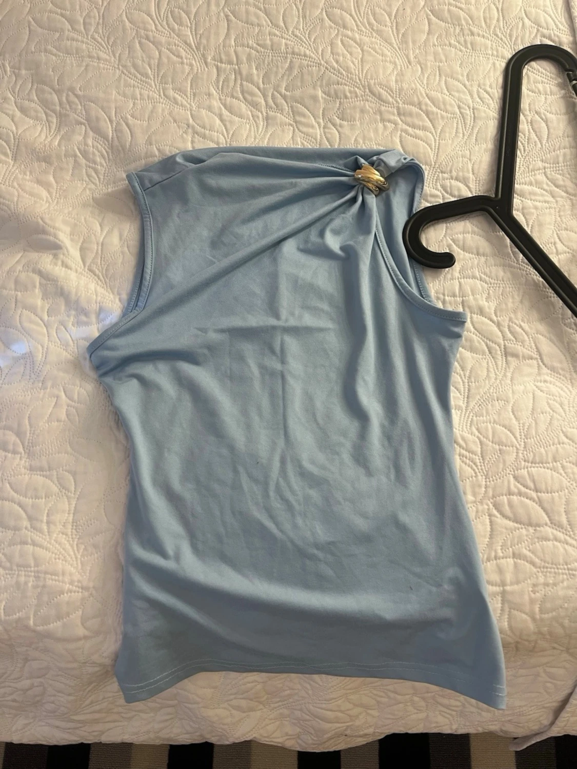 Ljusblå oneshoulder topp