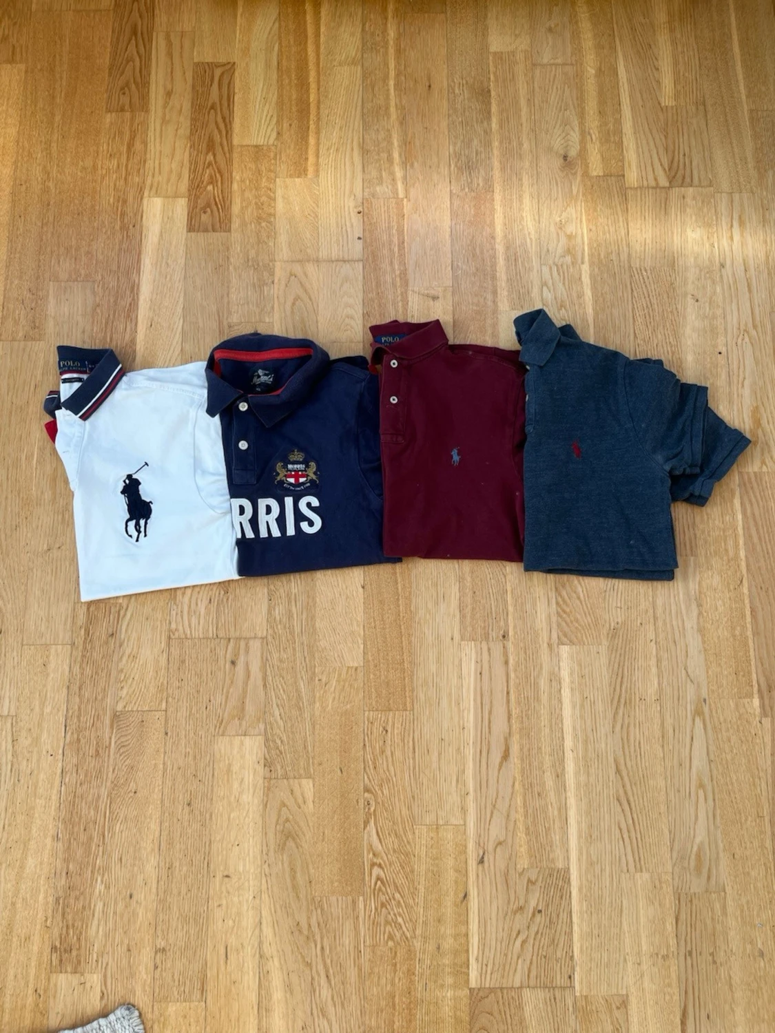 Fyra pikétröjor från Polo Ralph Lauren och morris
