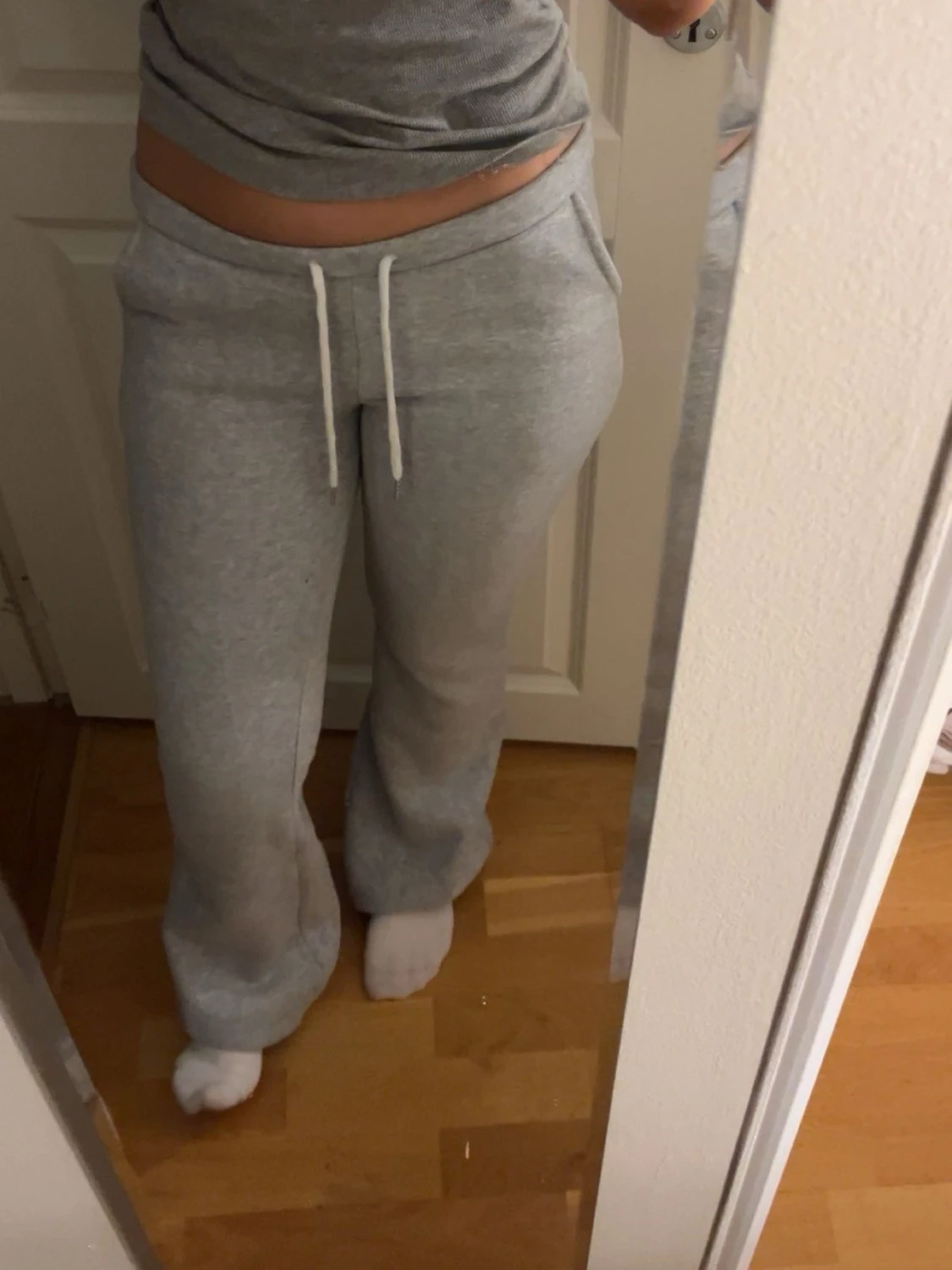 Grå mjukisbyxor från Nitted - 1