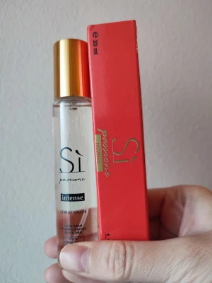 Giorgio Armani Si Passione Intense - Giorgio Armani Si Passione Intense Perfume. 33ml bottle. New! A great all year around fragrance. But especially for winter/fall/spring.