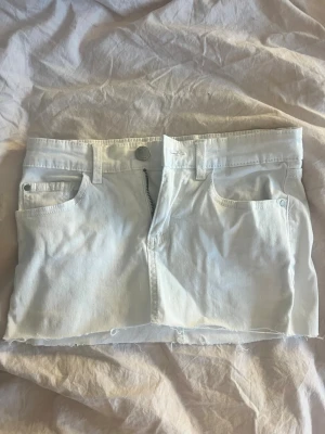 Mini jeanskjol - Säljer pga för liten för mig❤️