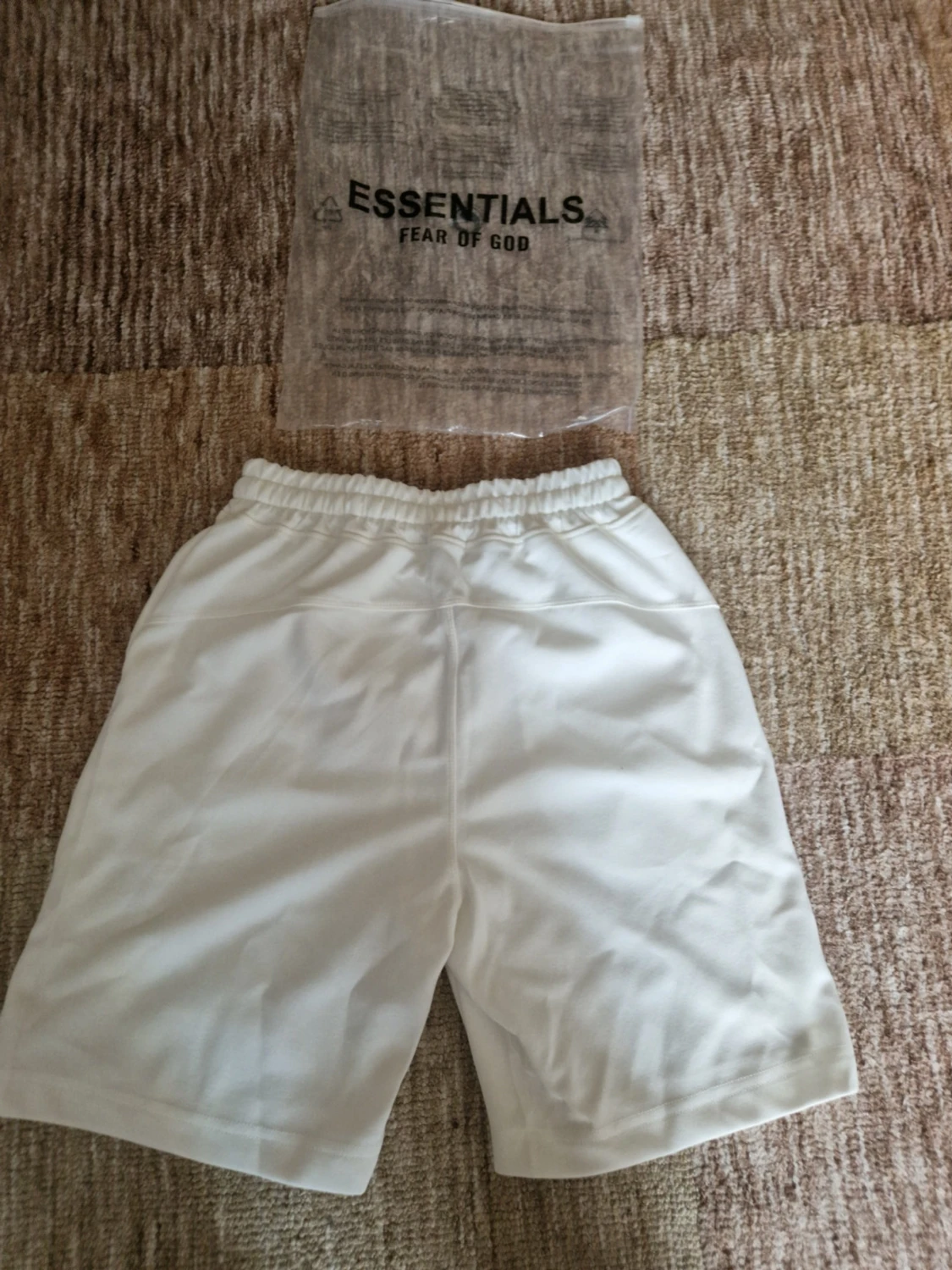 Essentials shorts  - 4
