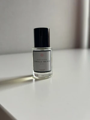 Vanilla Orchid Curiosa  - Mycket kvar  