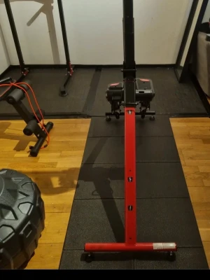 Trappstege maskin hopfällbar stepper med (ski, climb & step) - Ny i kartong – hopfällbar stepper medträningsläägen (ski, climb & step).  Stabil konstruktion, breda halkfria pedaler och handtag för effektiv fettförbränning hemma.  • Fälls upp på ca 3 sek • Kompakt & platsbesparande • Ca 90 % förmonterad • Display  Avänd 1 min