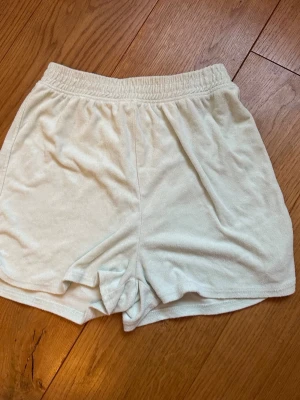 Ljusturkosa shorts - Ljusturkosa shorts i barnstorlek 170
