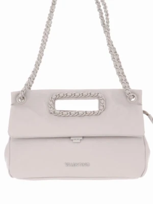 Ljusgrå handväska från Valentino - Rosa  ljusgrå handväska från Valentino med kedjedetaljer på både handtag och handtagshål. Väskan har en rektangulär form, lockstängning och är tillverkad i slätt material. Perfekt för dig som gillar en clean och modern look.