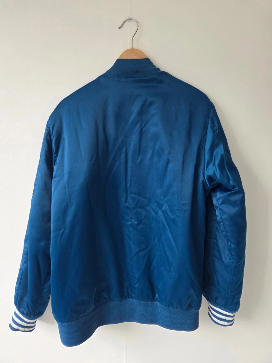 Blå bomberjacka från Adidas - 2