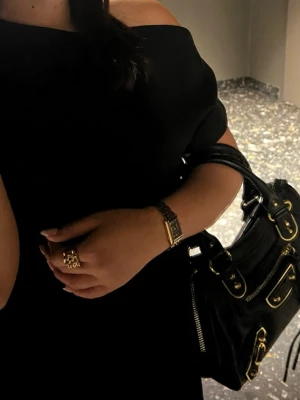 LIKNADE BALENCIAGA  - säljer denna liknade balenciaga väskan , jättebra skick knappt använd🌺 