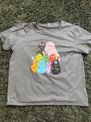 Grå barbafamiljen-t-shirt - Grå tröja med barbafamiljen