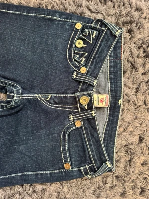 True Religion Lowwaist Jeans - Innerben: 72 cm Midja: 80 cm