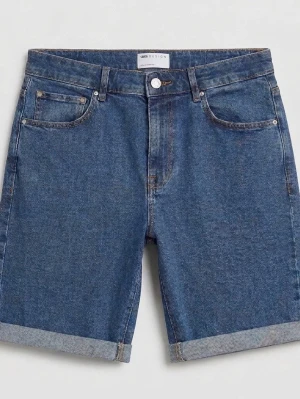 Blå jeansshorts användes en gång  - Användes en gång.  Perfekta för sommardagar och enkla att matcha med olika toppar.