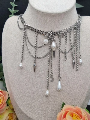 Handgjort halsband  - Material-rostfritt stål 