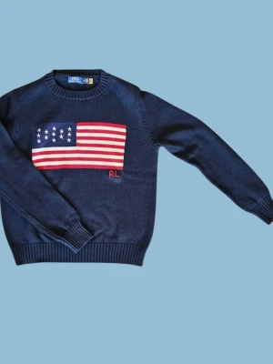 Polo Ralph Lauren Flag Sweatshirt - Eftertraktad Polo Ralph Lauren Flag Sweatshirt | Storlek M | Skick 9/10 | Färg Mörkblå | Pris diskuterbart 😊