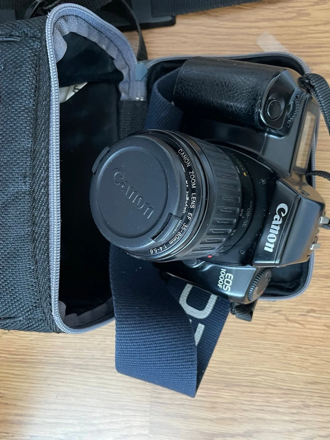 Canon EOS 1000F systemkamera med väska - 2
