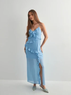 Festklänning  - Superfin klänning jag hade på ett bröllop. Endast använd 1 gång. Hör av dig om du har några funderingar! 💌