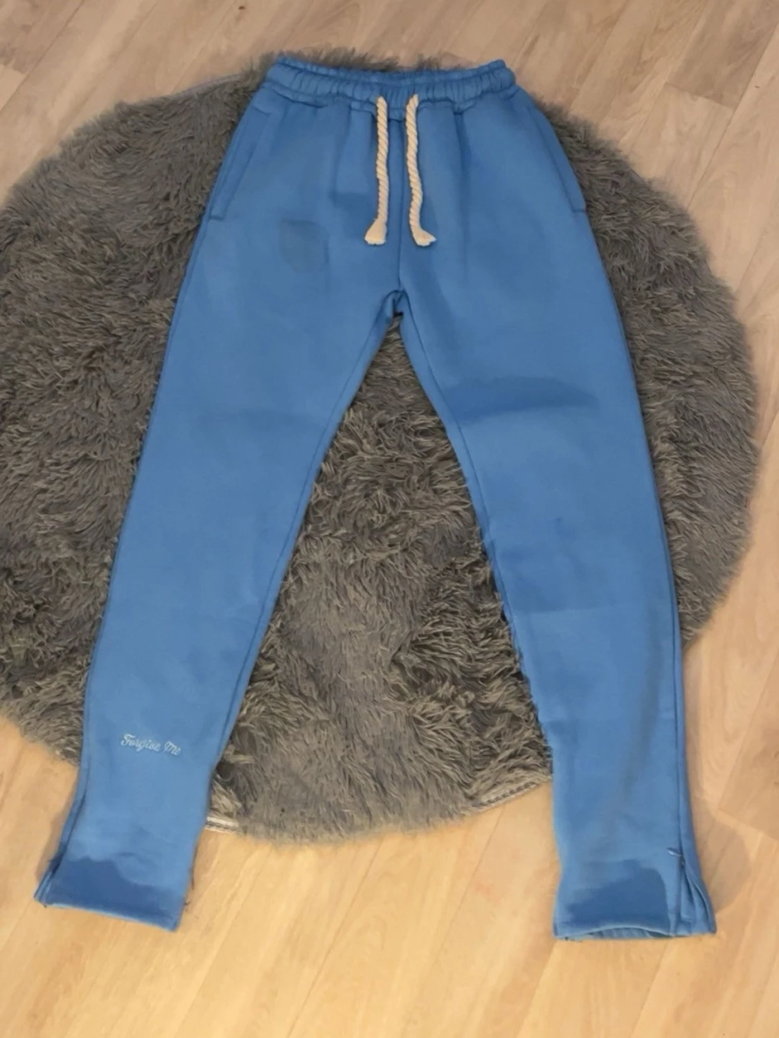 Blå mjukisbyxor med brodyr - 3