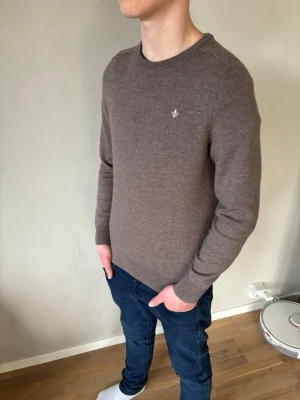 Morris tröja 100% Merinoull - Säljer en riktigt fin tröja från Morris. Storleken är L men krymp i tvätten så nu mera S/XS. Skicket är fortfarande väldigt bra. 100% merinoull och den är riktigt skön och kliar ingenting, hör av er om ni undrar något!😊