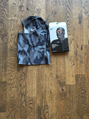 Nike ski mask  - Säljer min Nike ski Lidl för att den inte kom till användning denna sommaren 