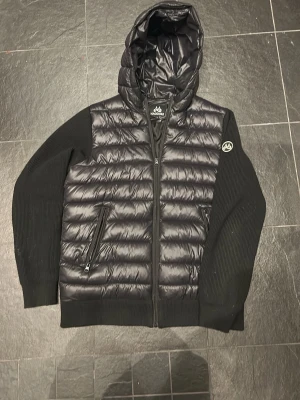 Maggiore cardigan - Snygg svart cardigan från Magiore, säljes eller bytes, 