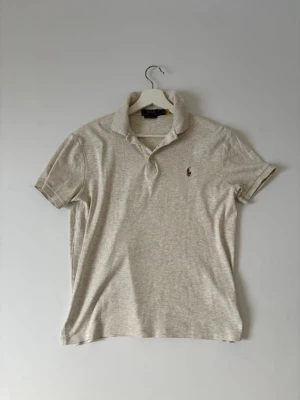 Ralph Lauren pike  - Säljer en Ralph Lauren i Stolek S pike i väldigt fint skick! Hör av dig vid minsta fråga.