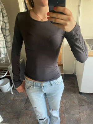 Tajt mörkgrå långärmad - Knappt använd 