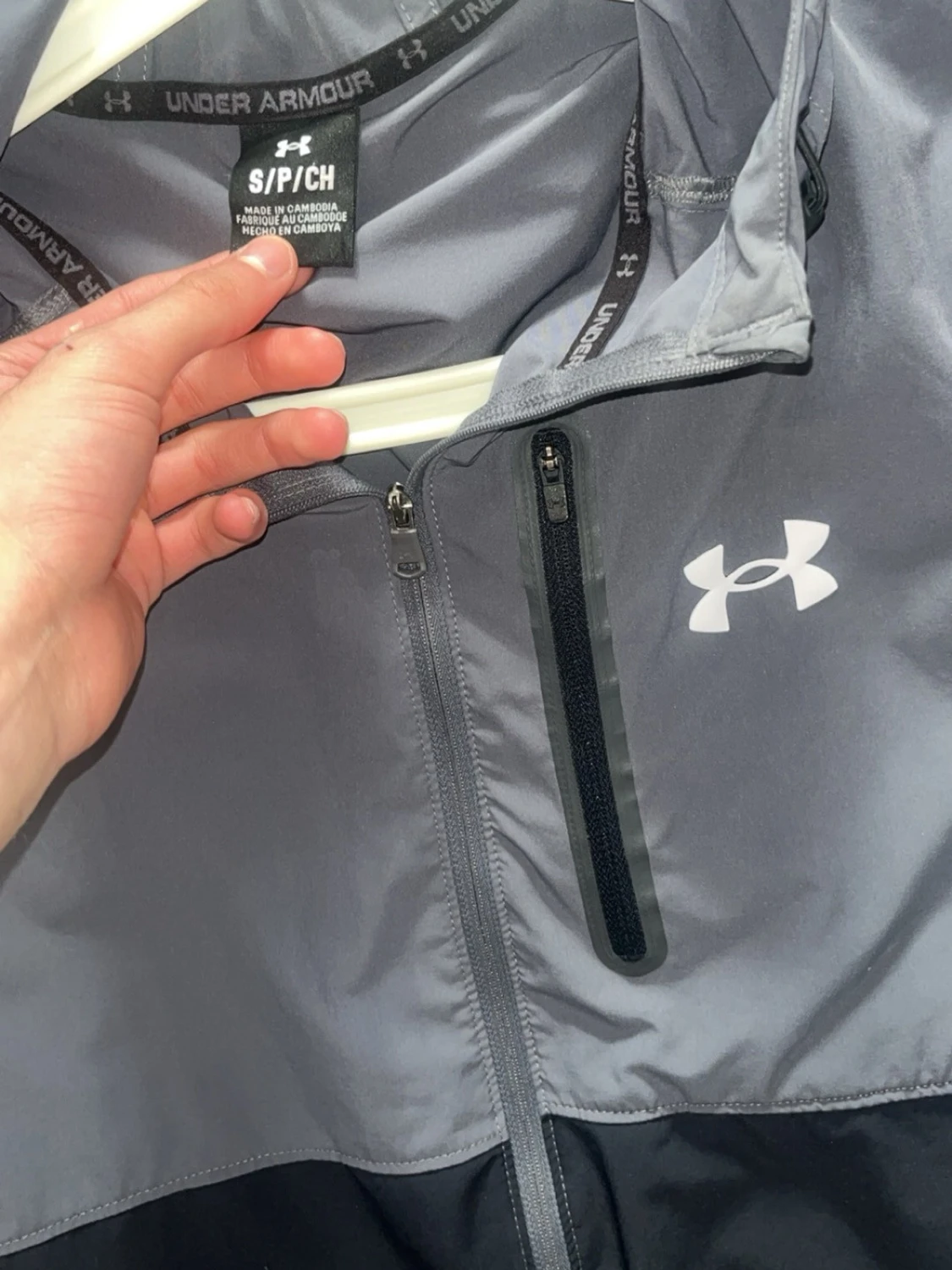 Grå och svart vindjacka Under Armour - 2